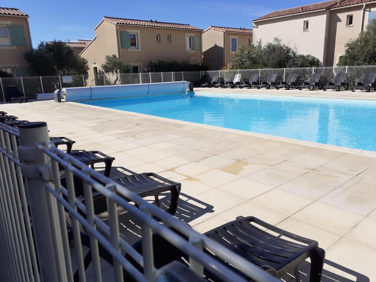 Sous Le Soleil Des Alpilles Apartment Mouries Exterior foto