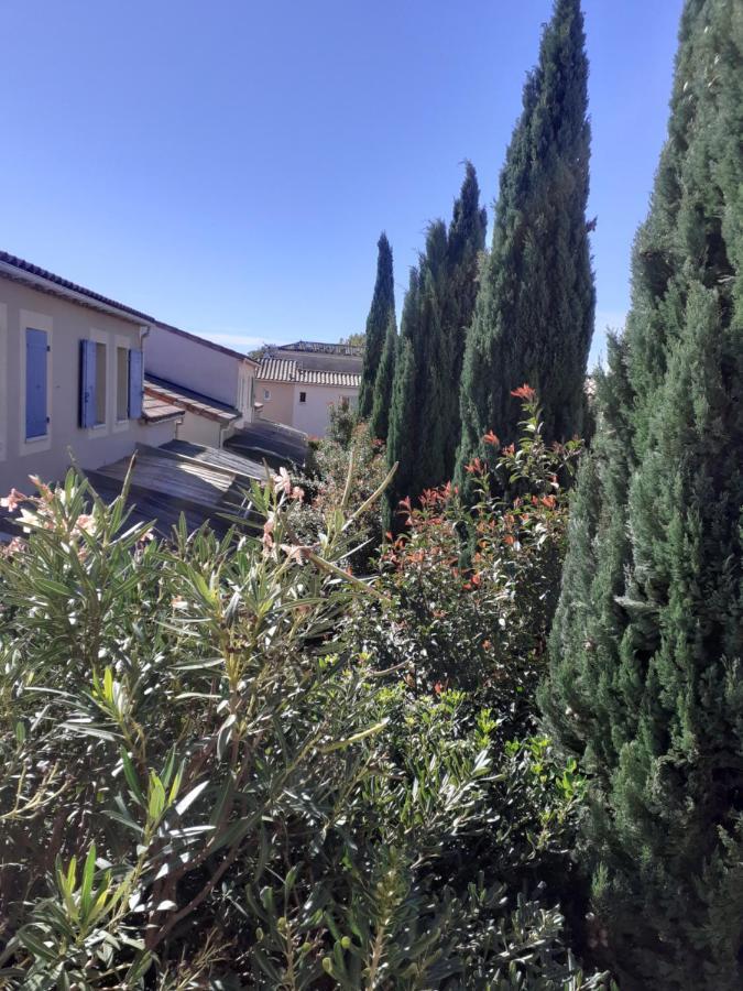 Sous Le Soleil Des Alpilles Apartment Mouries Exterior foto
